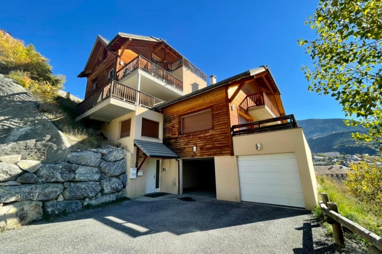 Large Chalet With Terrace And View In Briancon Apartman Kültér fotó